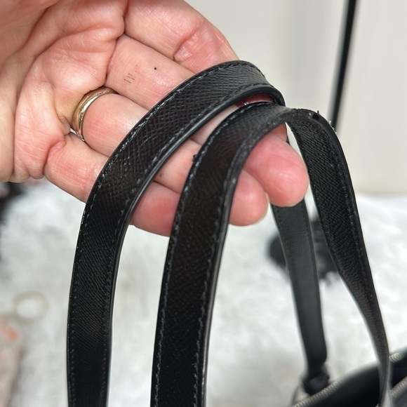 Maddie Medium Crossgrain Leather Tote Bag - Picture 12 of 16